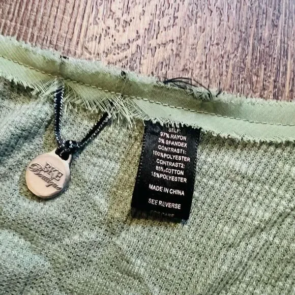 BKE Boutique Green Thermal Lace Henley Boho Cottagecore Top Large - Picture 11 of 13